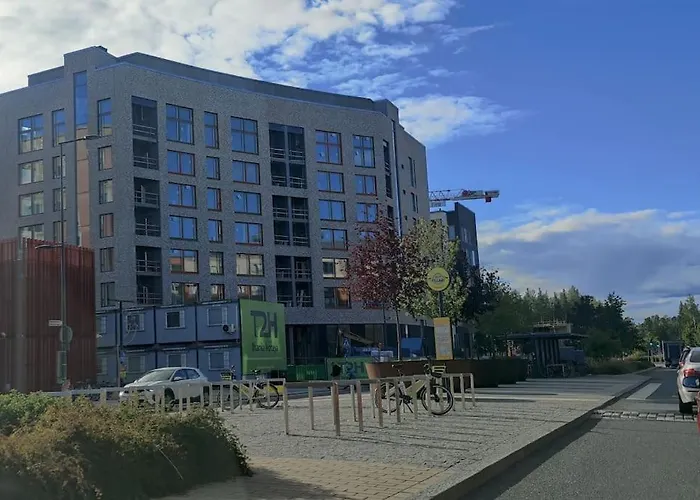 New Studio Cherry Near Helsinki Airport In Kivistoe