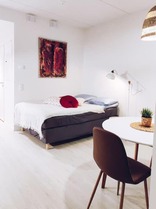 New Cherry Near Helsinki Airport In Kivistoe Apartamento Vantaa
