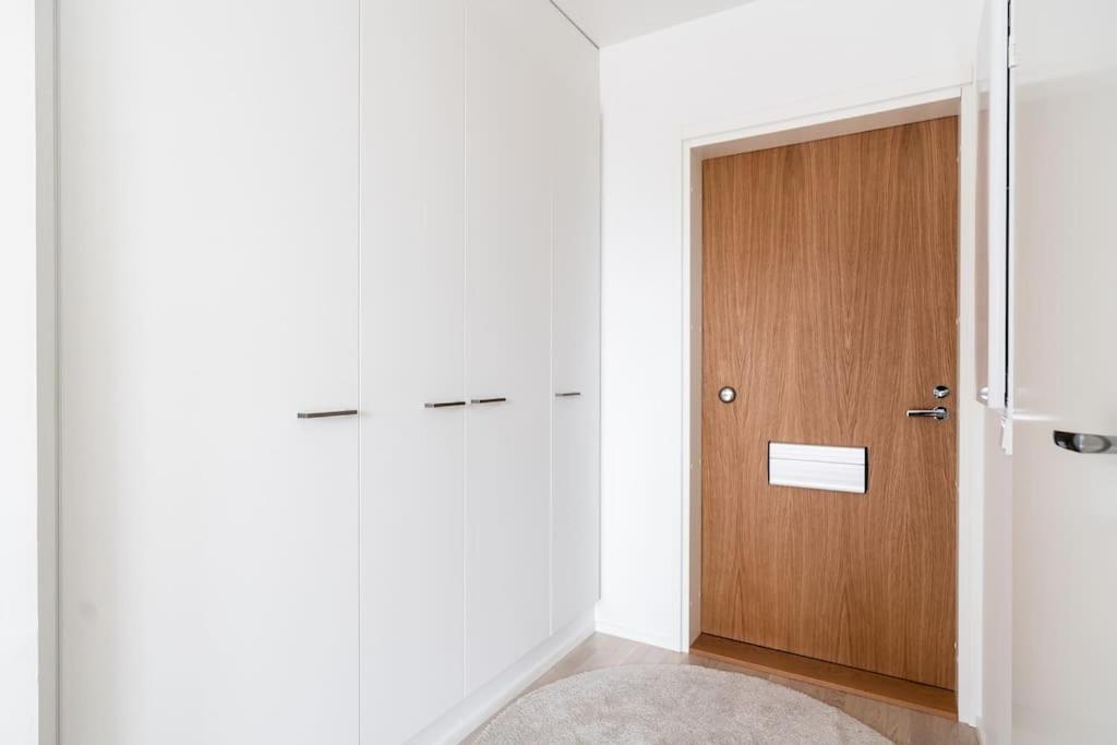 Apartment New Cherry Near Helsinki Airport In Kivistoe *